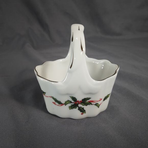 Lefton Holly & Berries Decorative Basket, Vtg Fine China Christmas Keepsake Dish - Picture 1 of 1